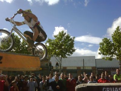 Ros revalida su título de campeón de España de trial